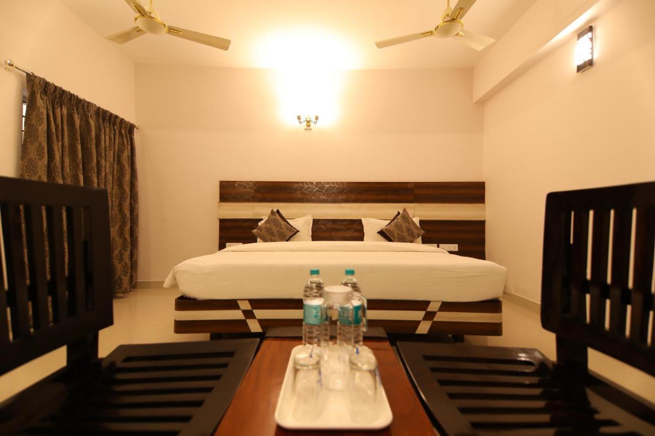 Sri Gnana Vedha Beach Residency Веланканні Екстер'єр фото
