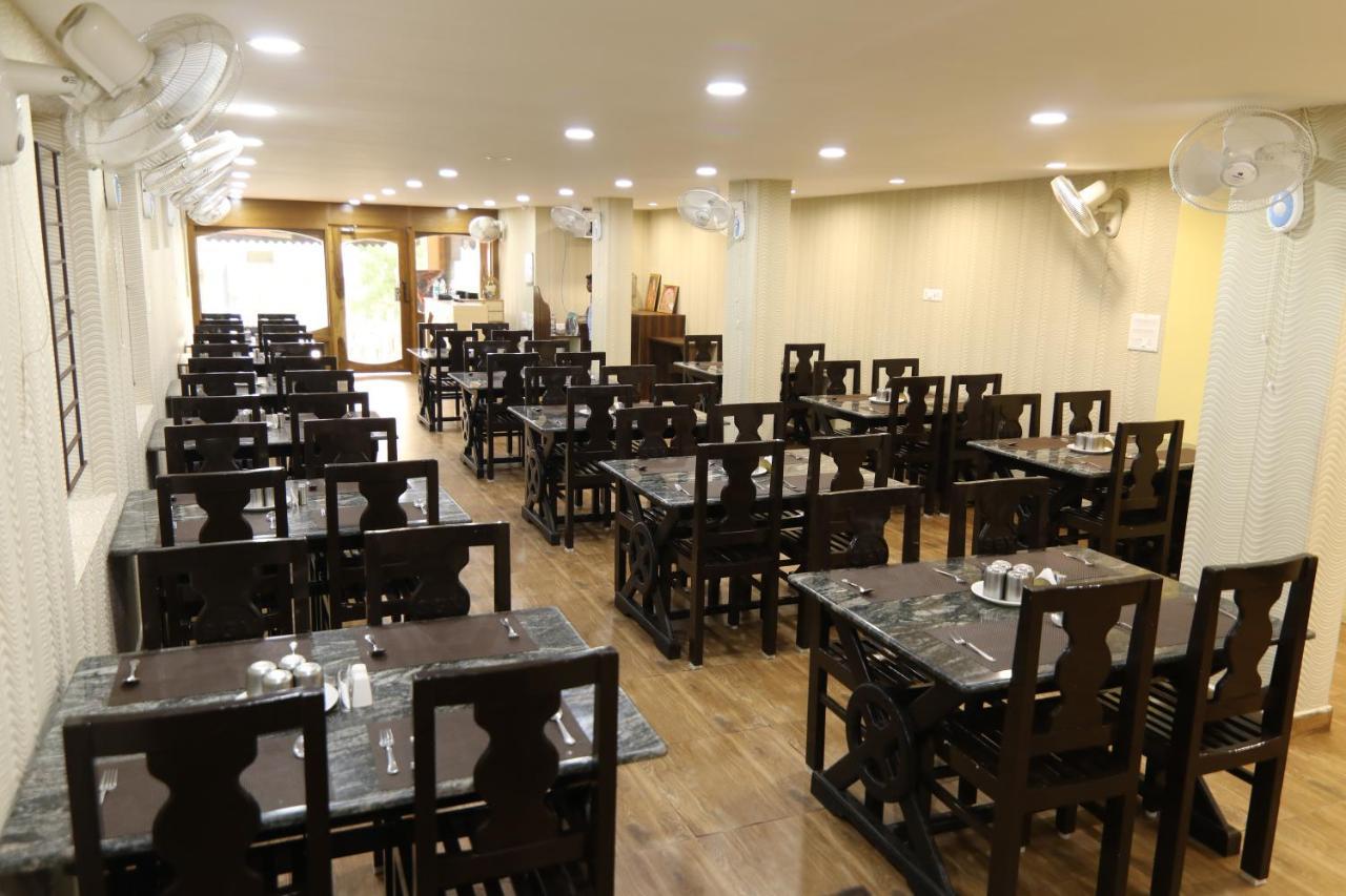 Sri Gnana Vedha Beach Residency Веланканні Екстер'єр фото